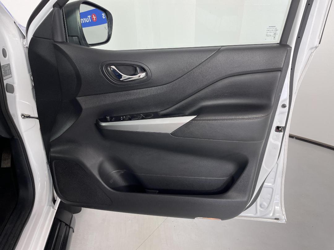 Photo '15' of Nissan Navara Photo '15' of Nissan Navara