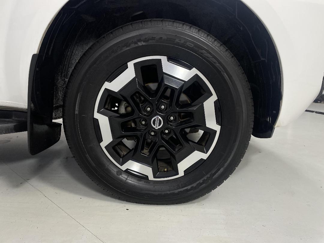 Photo '10' of Nissan Navara