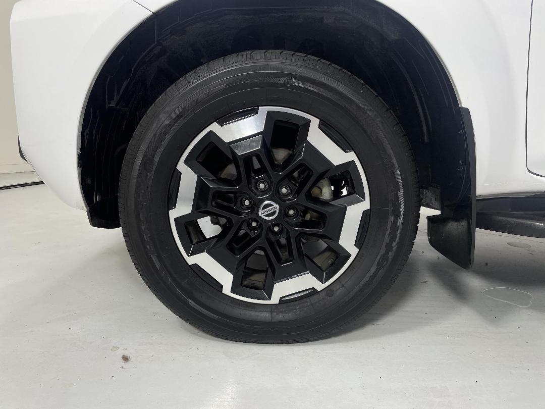 Photo '9' of Nissan Navara