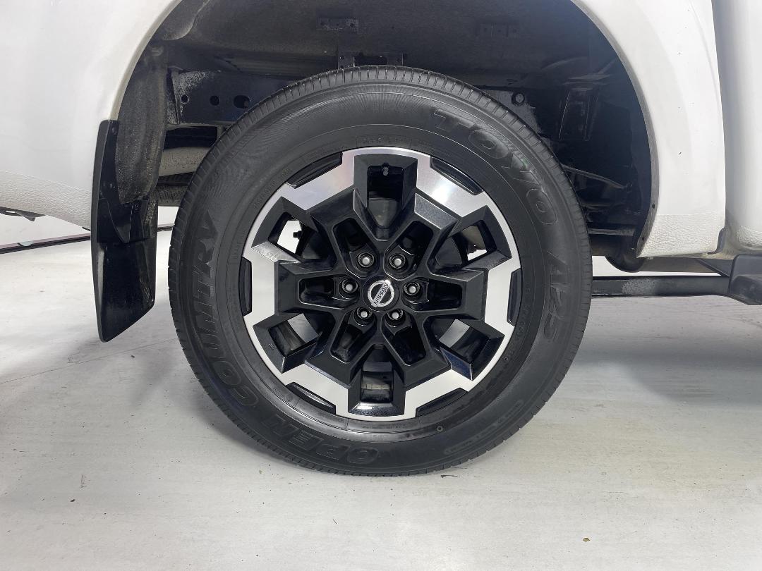 Photo '12' of Nissan Navara