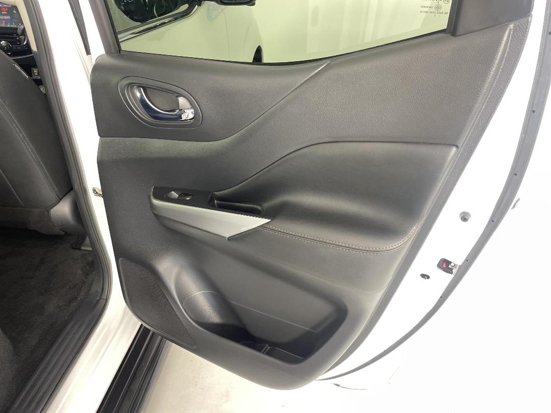 Photo '19' of Nissan Navara