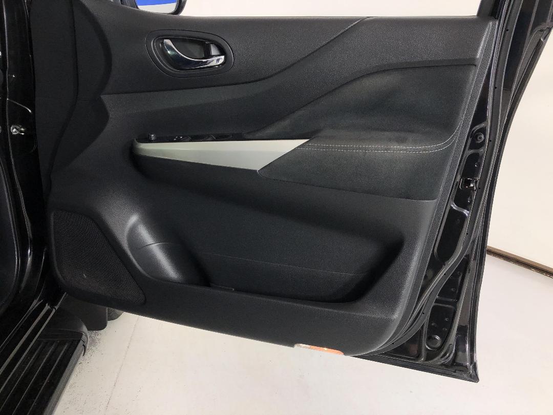 Photo '15' of Nissan Navara