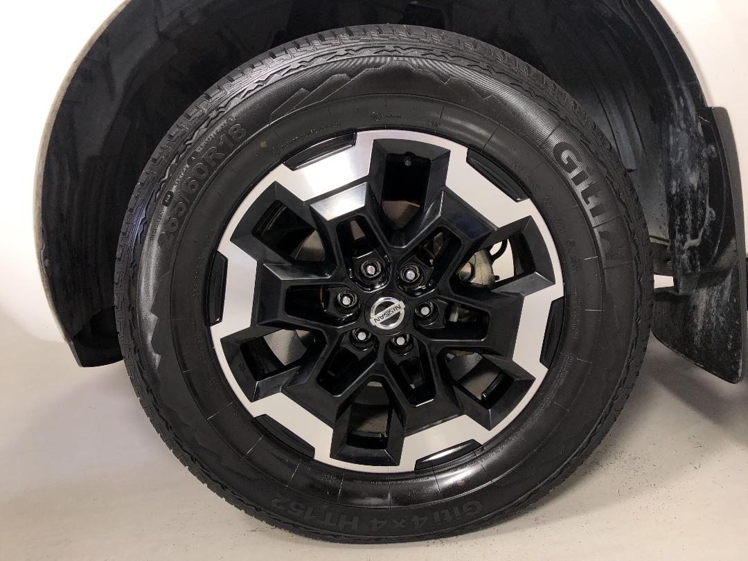 Photo '10' of Nissan Navara