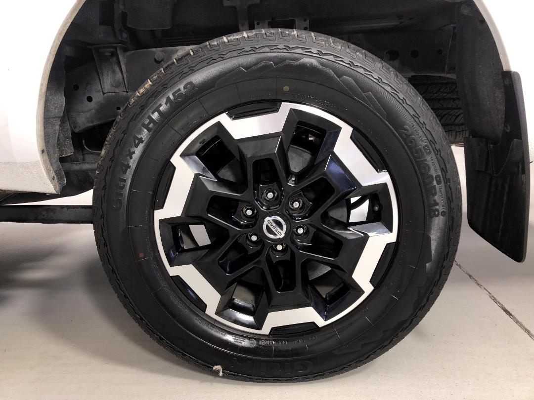 Photo '11' of Nissan Navara