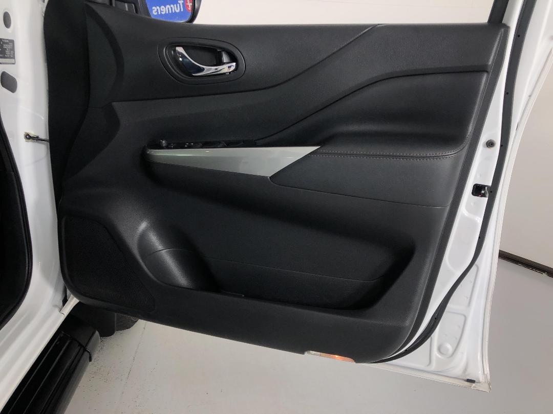 Photo '15' of Nissan Navara