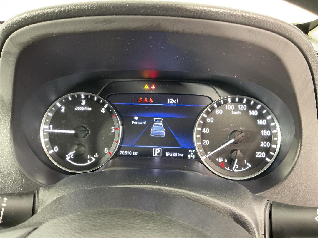 Photo '21' of Nissan Navara