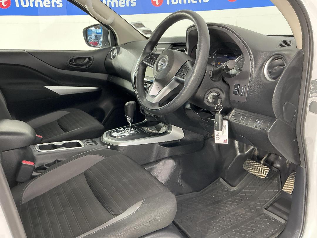 Photo '16' of Nissan Navara