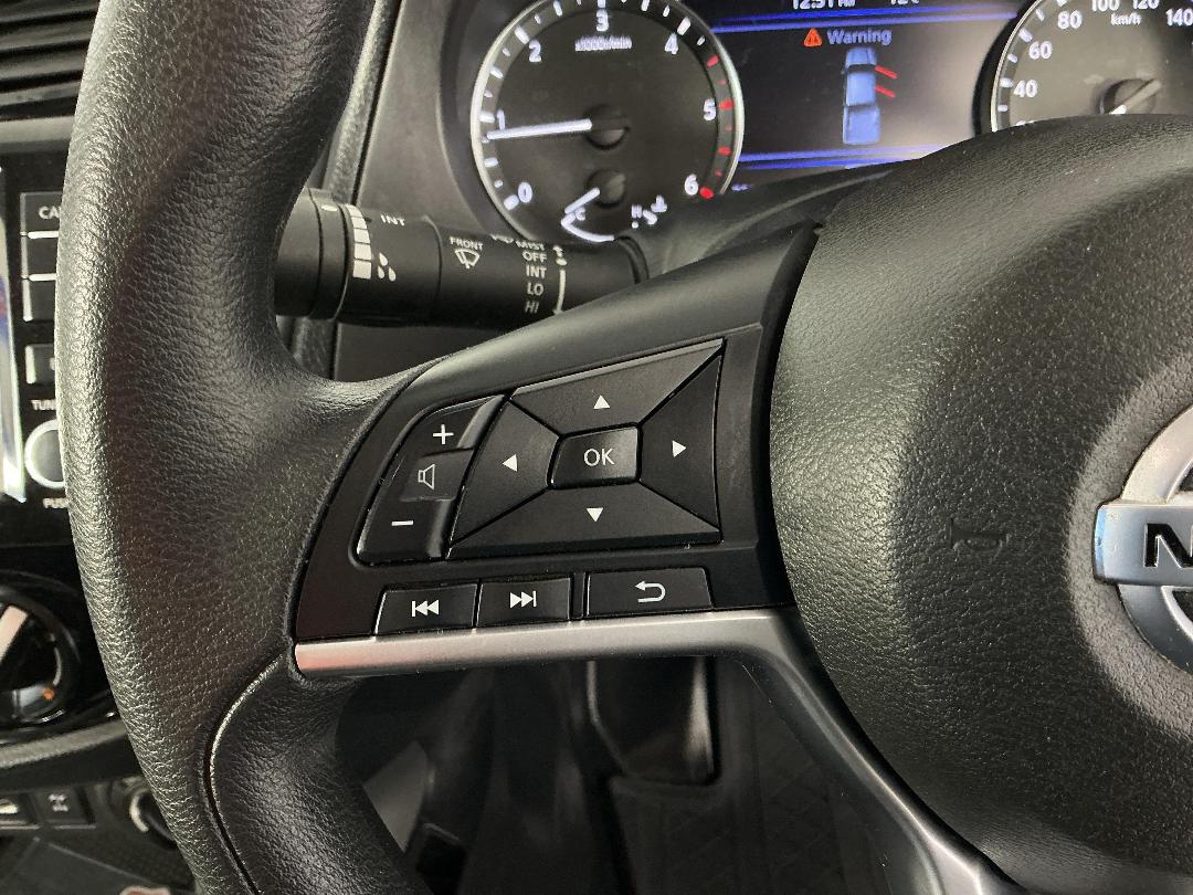 Photo '24' of Nissan Navara