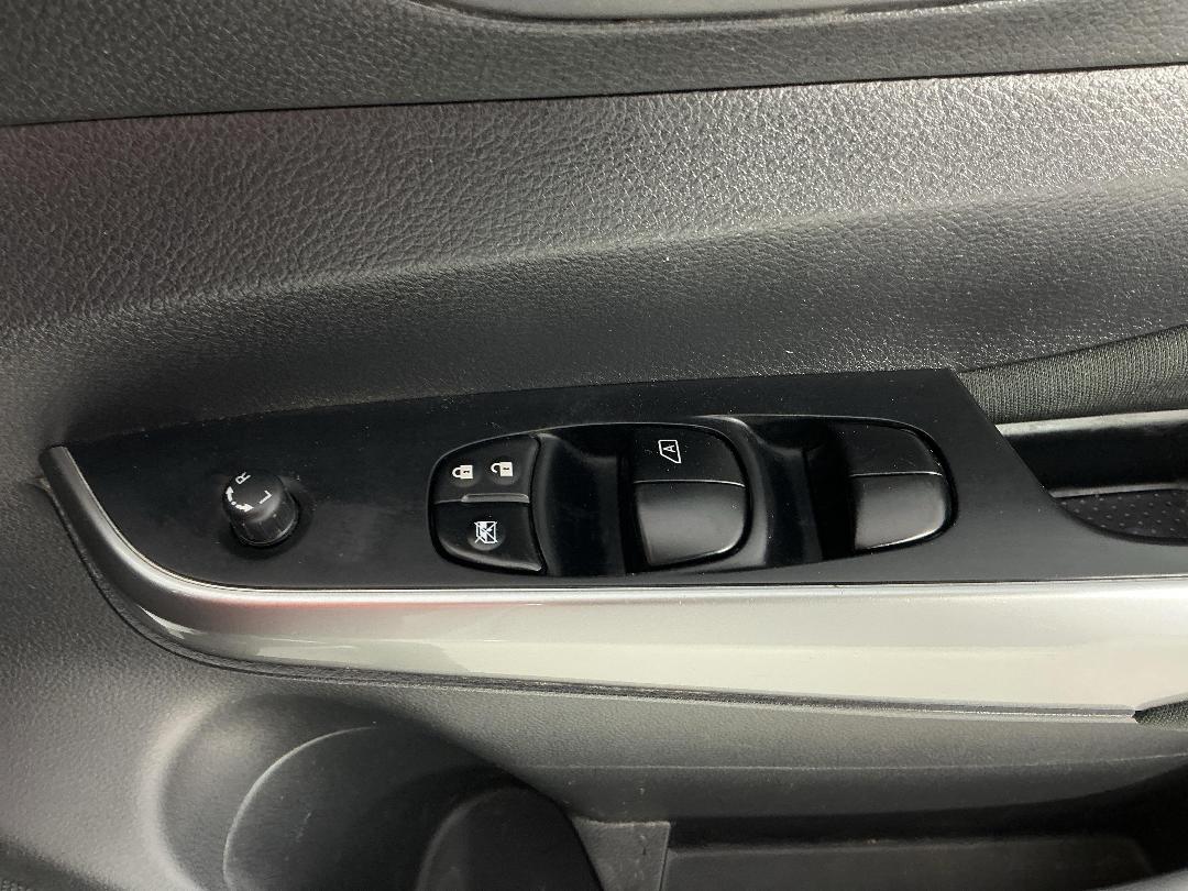 Photo '26' of Nissan Navara