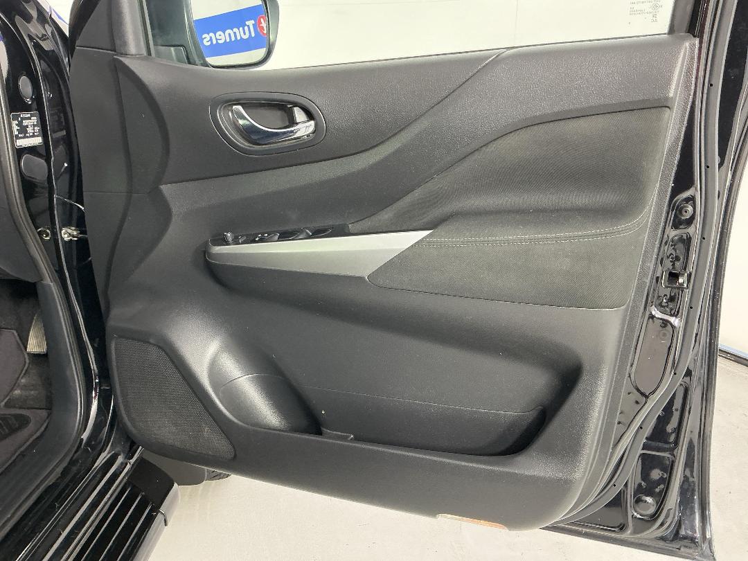 Photo '15' of Nissan Navara Photo '15' of Nissan Navara