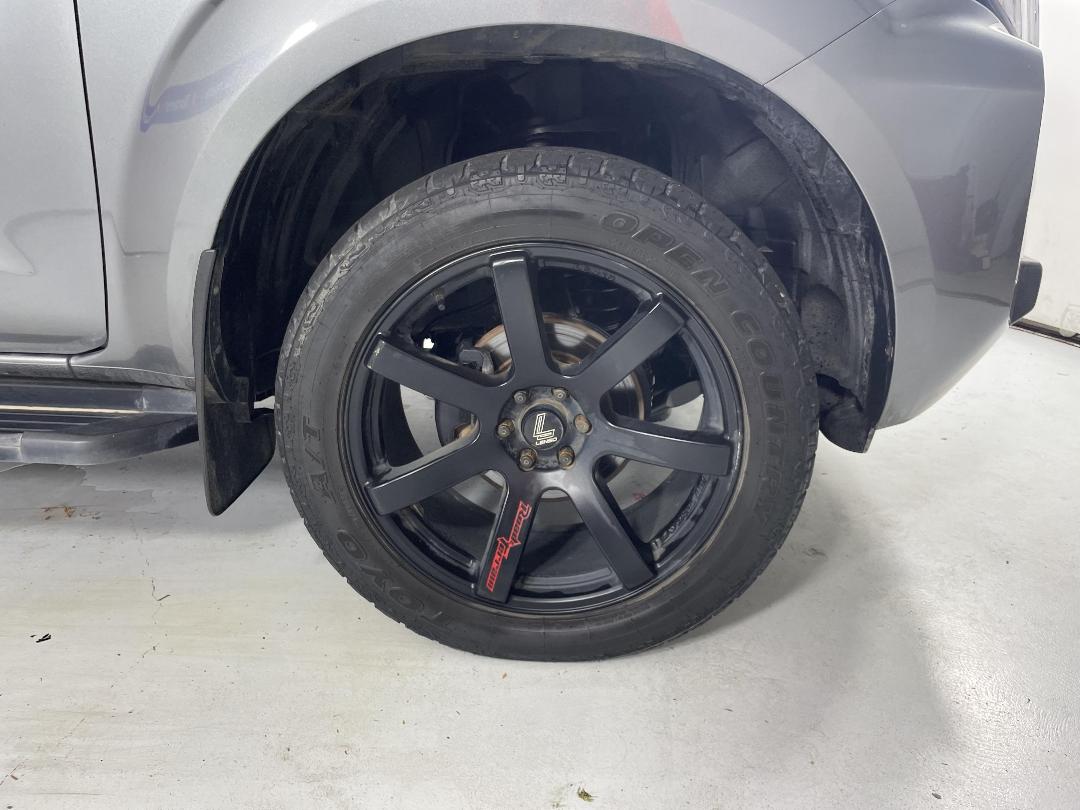 Photo '9' of Nissan Navara