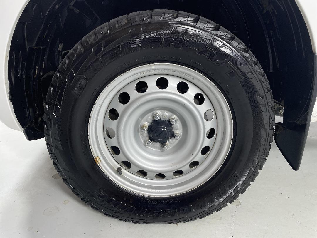 Photo '10' of Nissan Navara