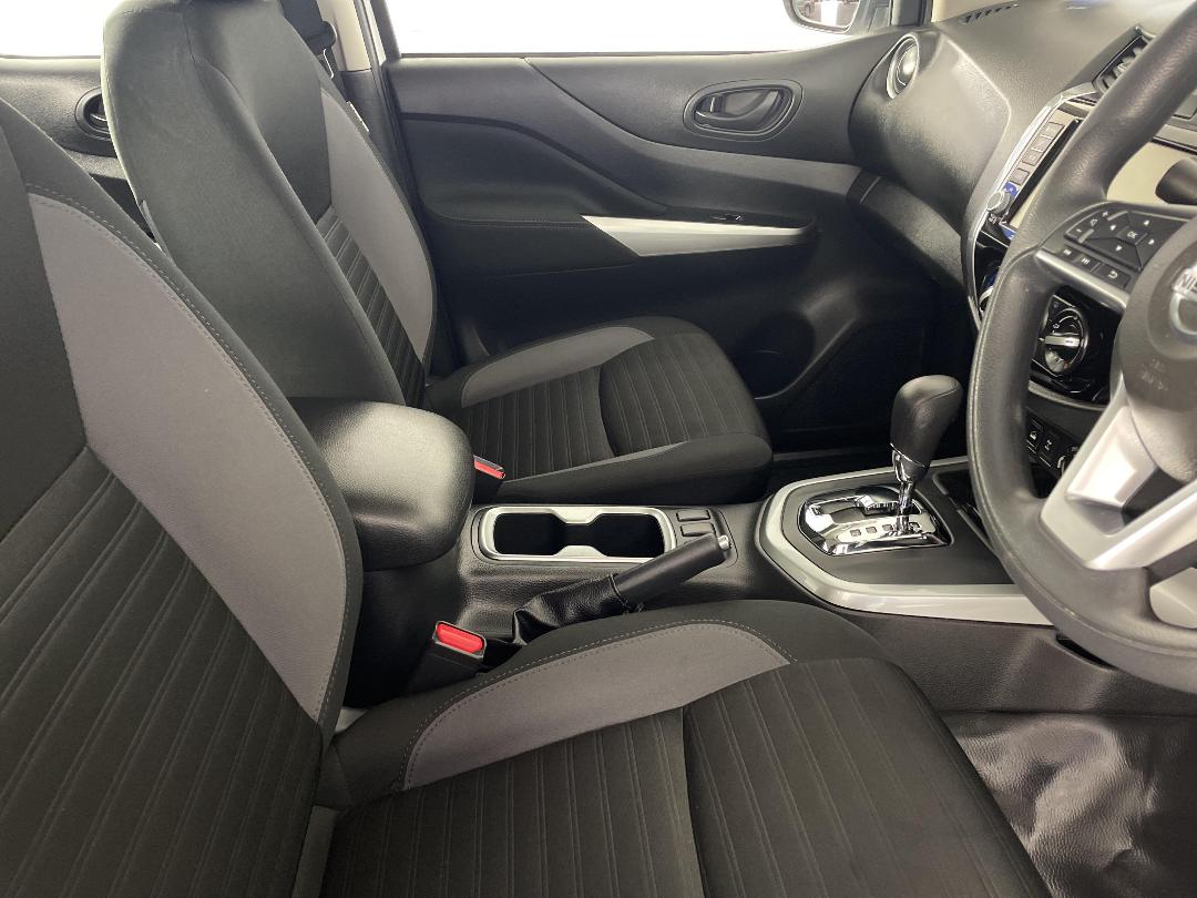 Photo '16' of Nissan Navara