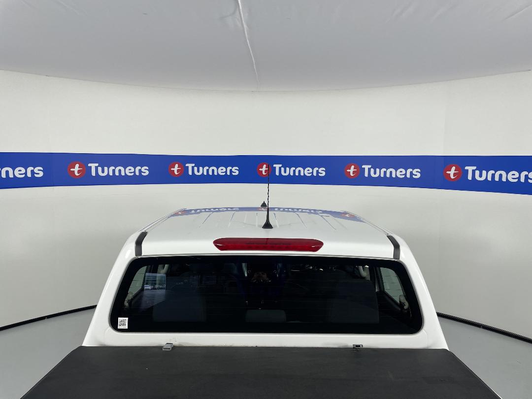 Photo '34' of Nissan Navara