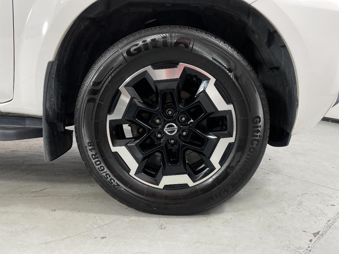 Photo '9' of Nissan Navara