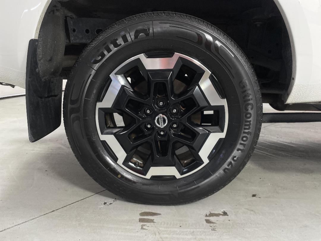 Photo '12' of Nissan Navara