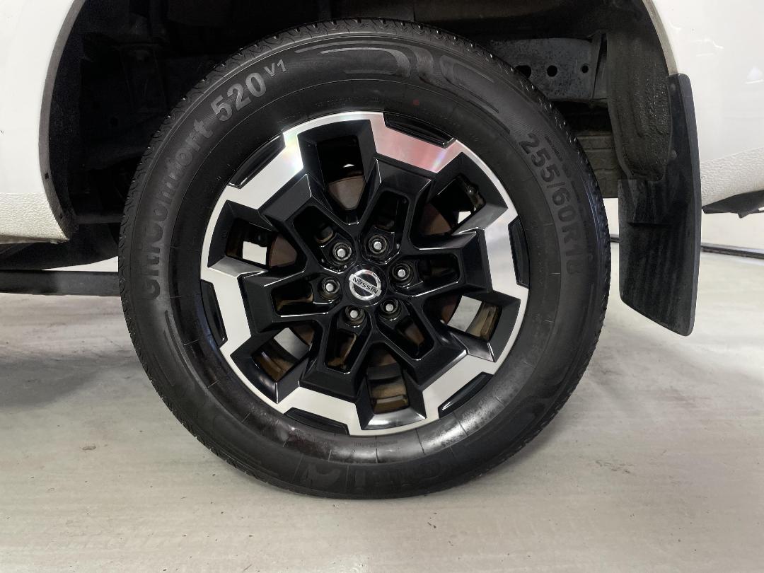 Photo '11' of Nissan Navara