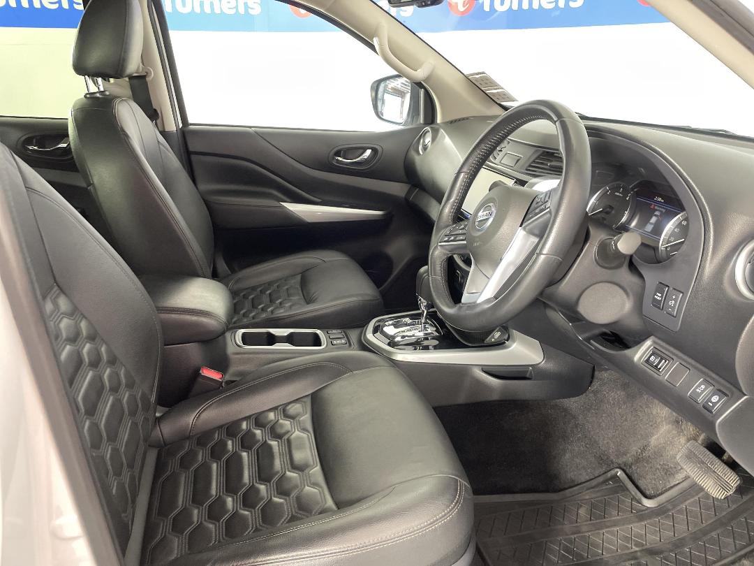 Photo '16' of Nissan Navara