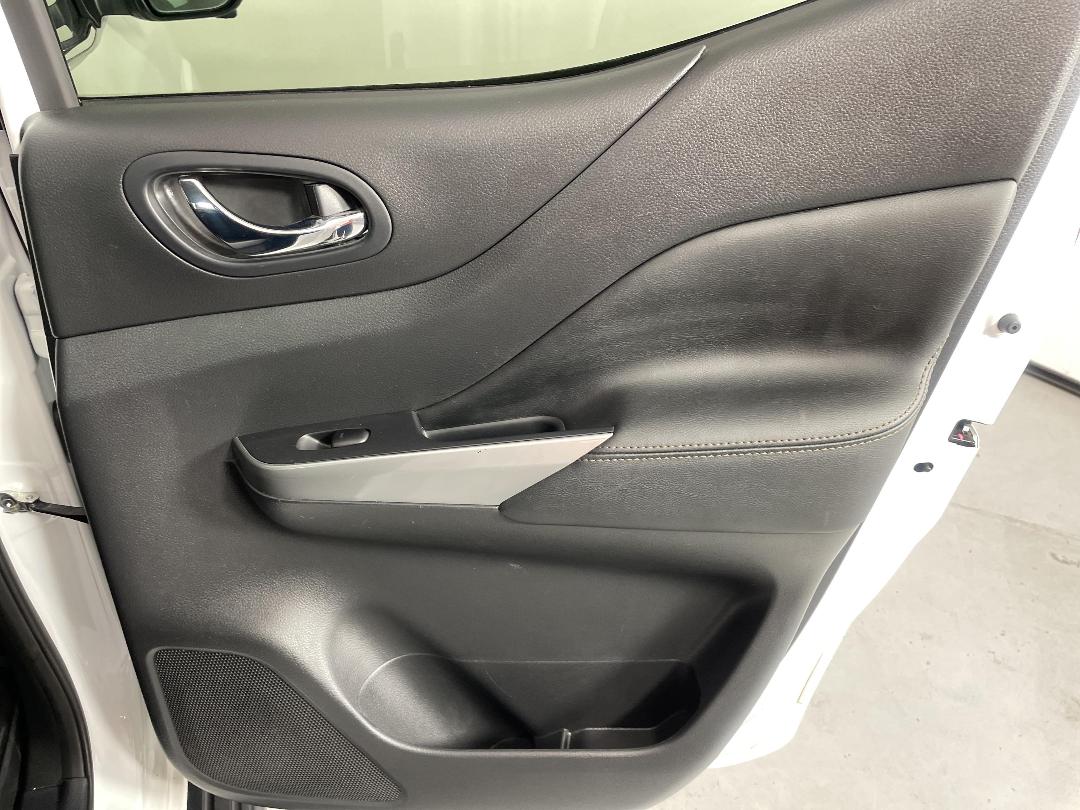 Photo '19' of Nissan Navara