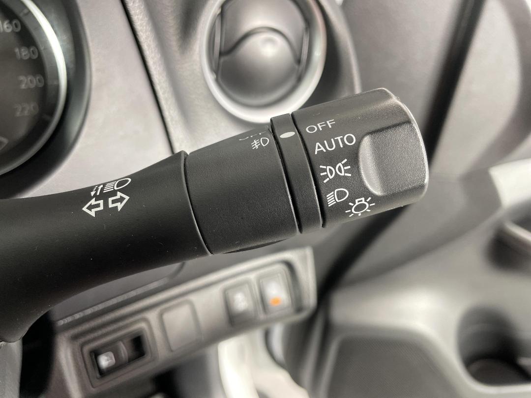 Photo '29' of Nissan Navara