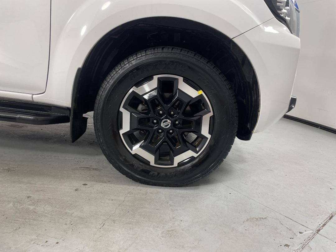 Photo '9' of Nissan Navara