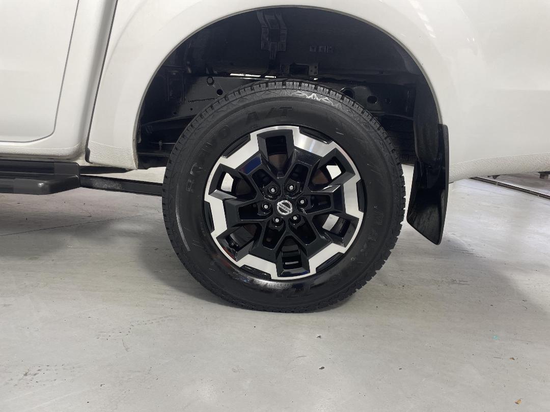 Photo '11' of Nissan Navara