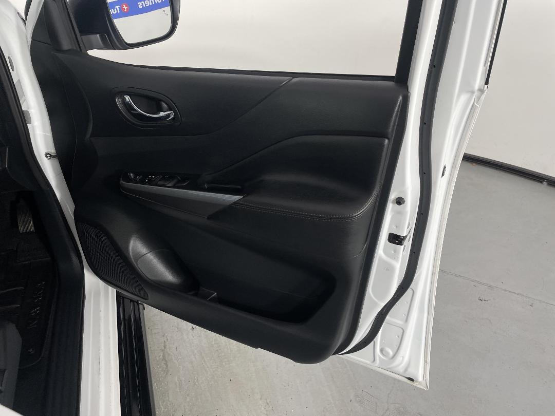 Photo '15' of Nissan Navara