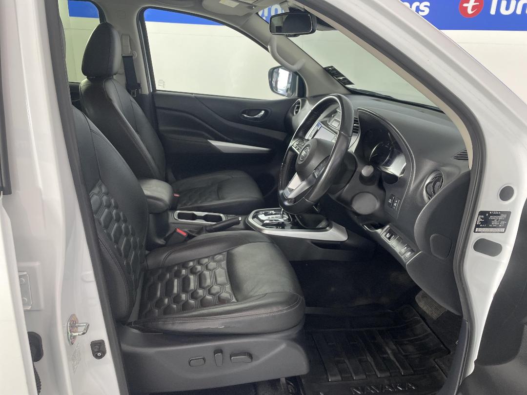 Photo '16' of Nissan Navara