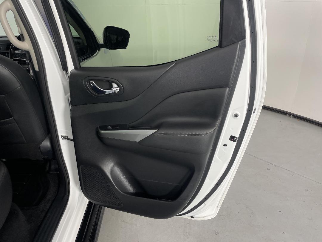 Photo '19' of Nissan Navara