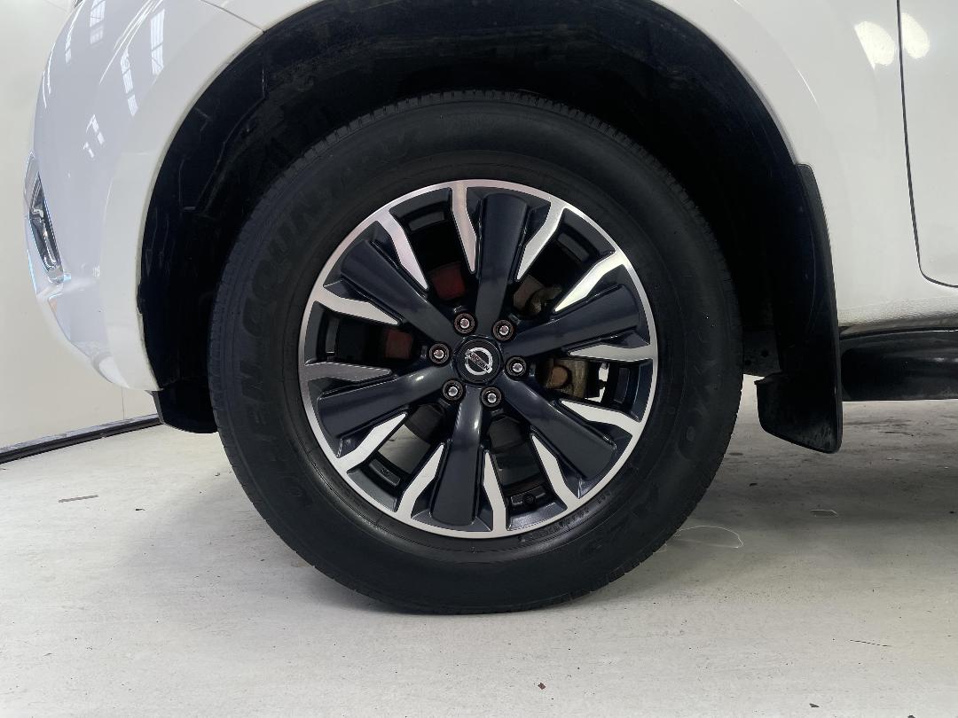 Photo '10' of Nissan Navara