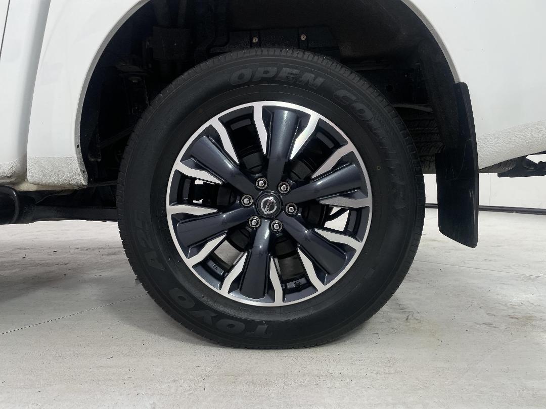 Photo '11' of Nissan Navara