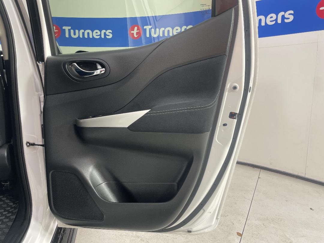 Photo '19' of Nissan Navara