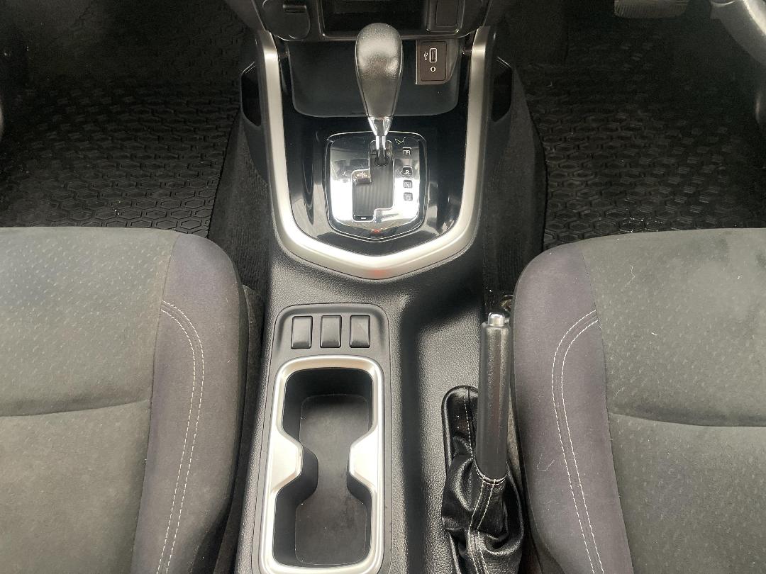 Photo '18' of Nissan Navara