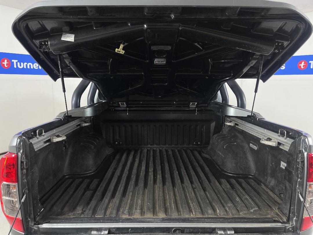 Photo '14' of Nissan Navara