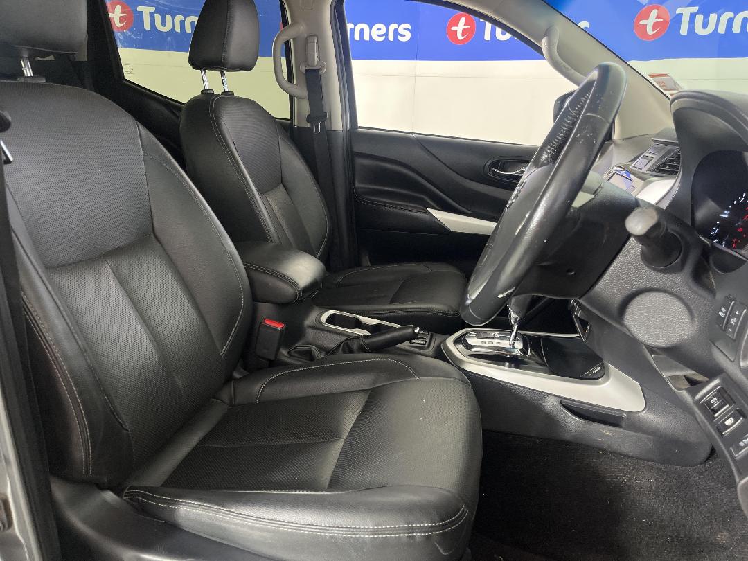 Photo '16' of Nissan Navara