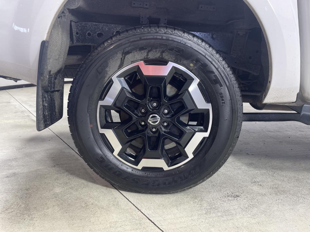 Photo '12' of Nissan Navara