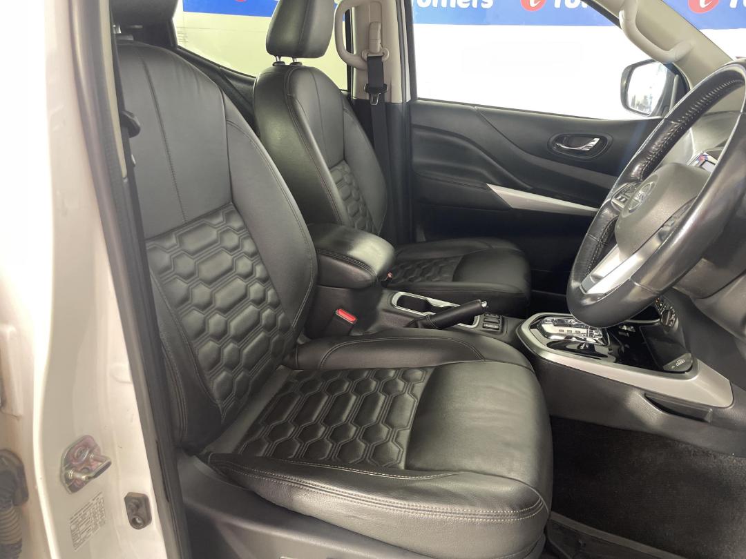 Photo '16' of Nissan Navara