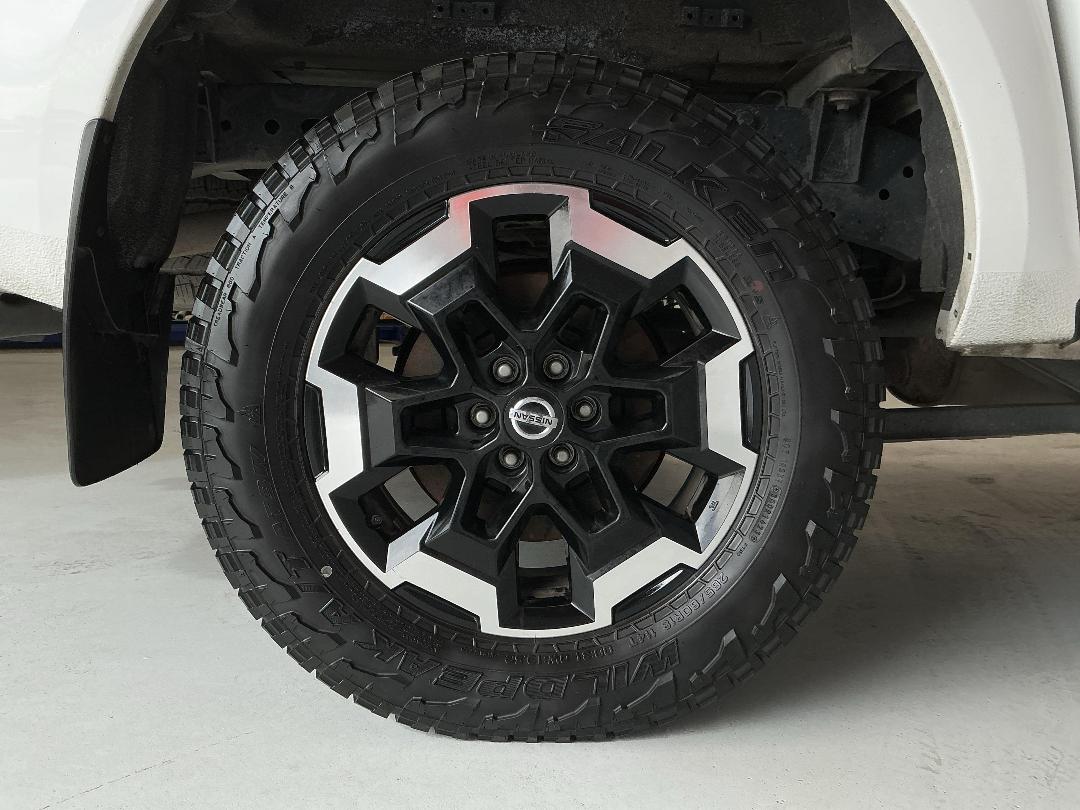 Photo '12' of Nissan Navara