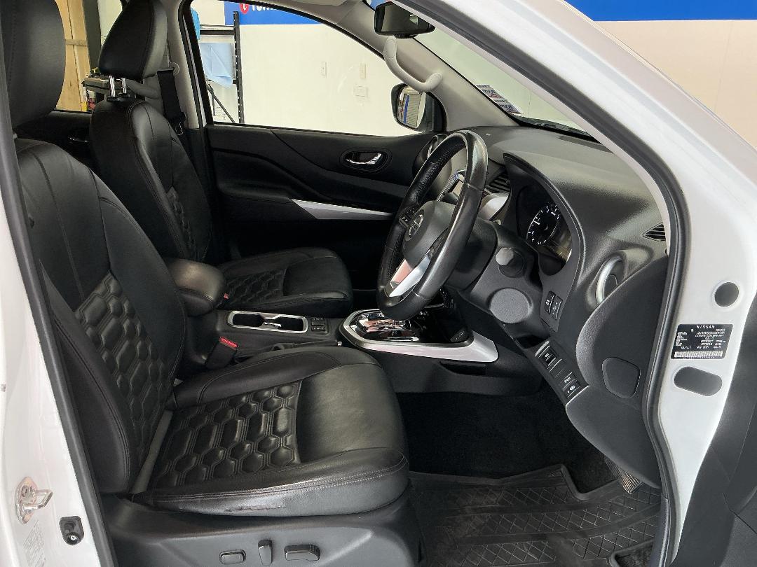 Photo '16' of Nissan Navara