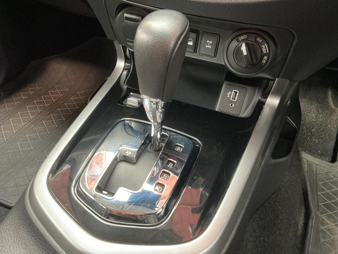 Photo '23' of Nissan Navara