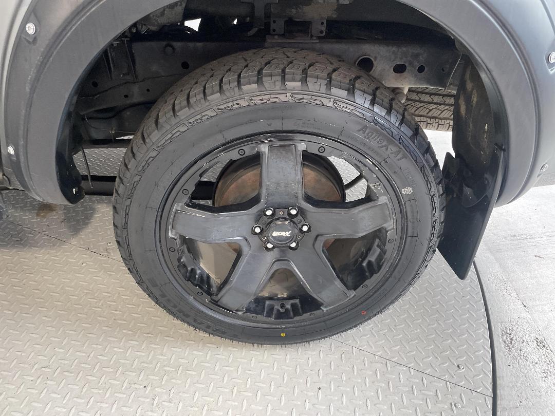 Photo '11' of Nissan Navara