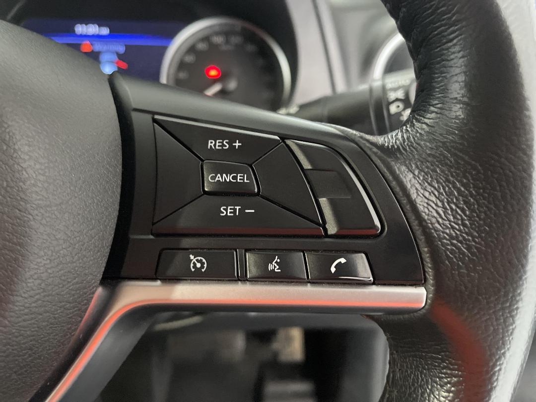 Photo '26' of Nissan Navara