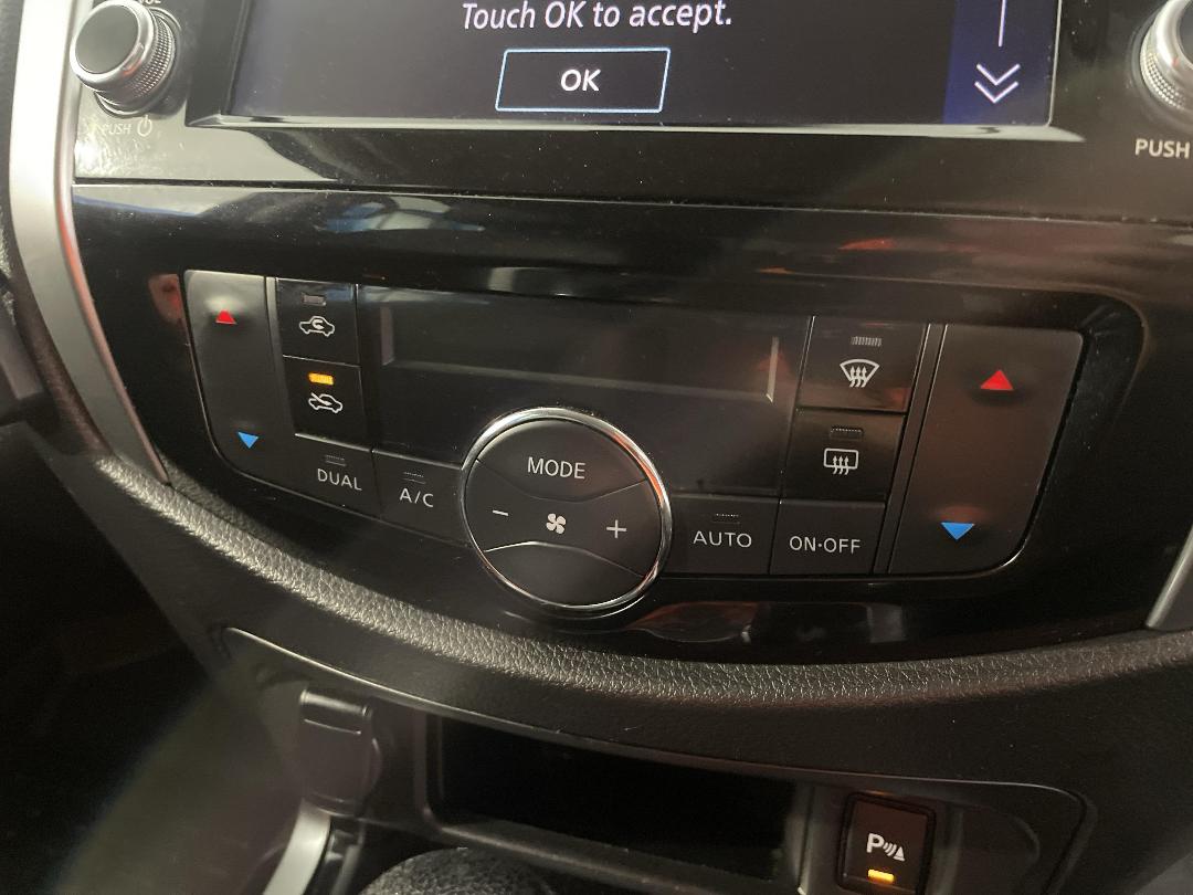 Photo '31' of Nissan Navara