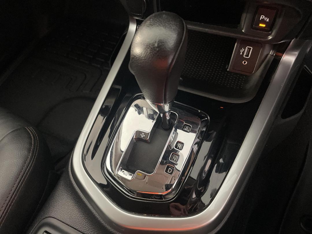 Photo '32' of Nissan Navara