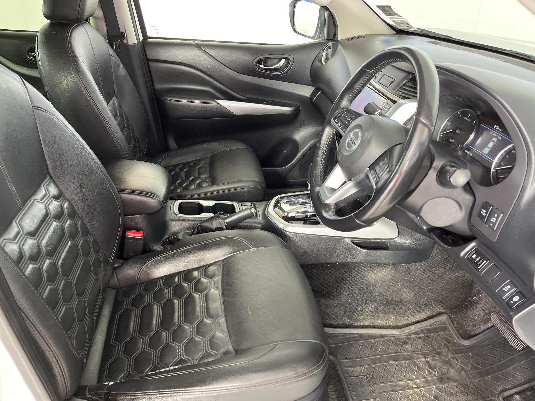 Photo '16' of Nissan Navara