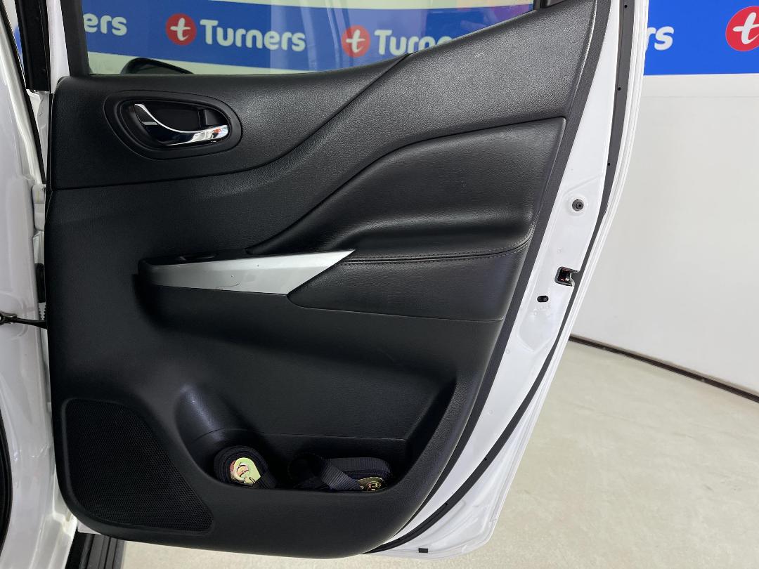 Photo '19' of Nissan Navara