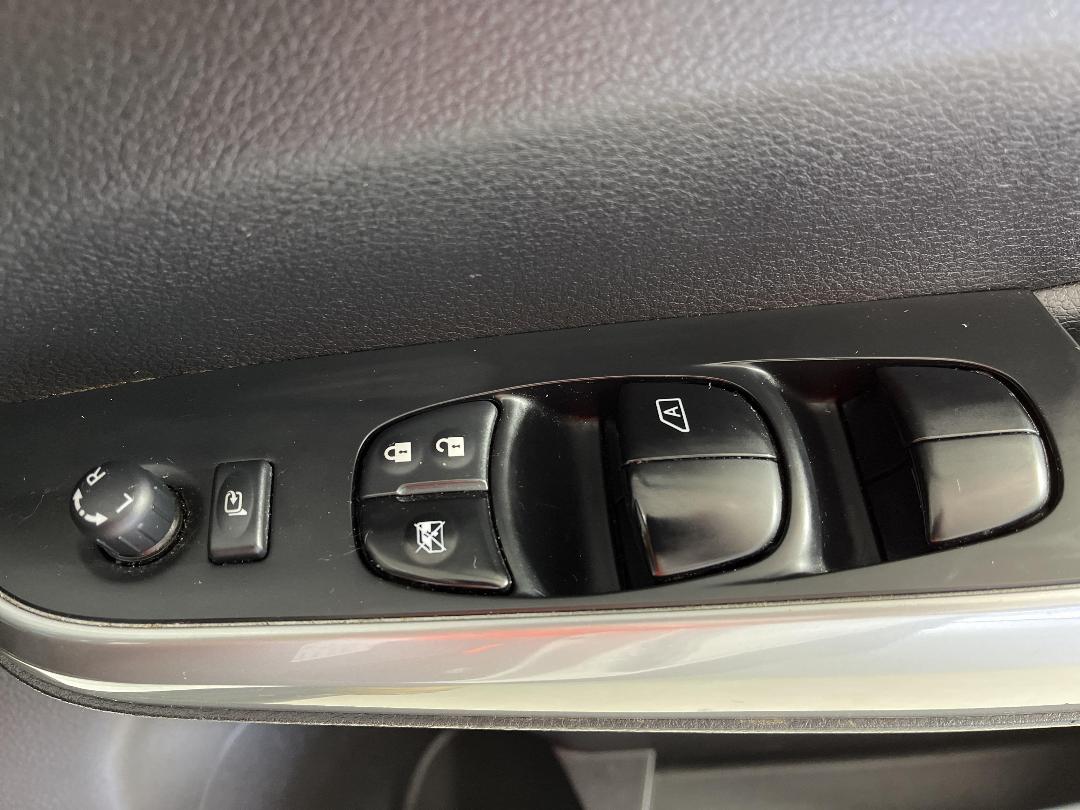 Photo '23' of Nissan Navara