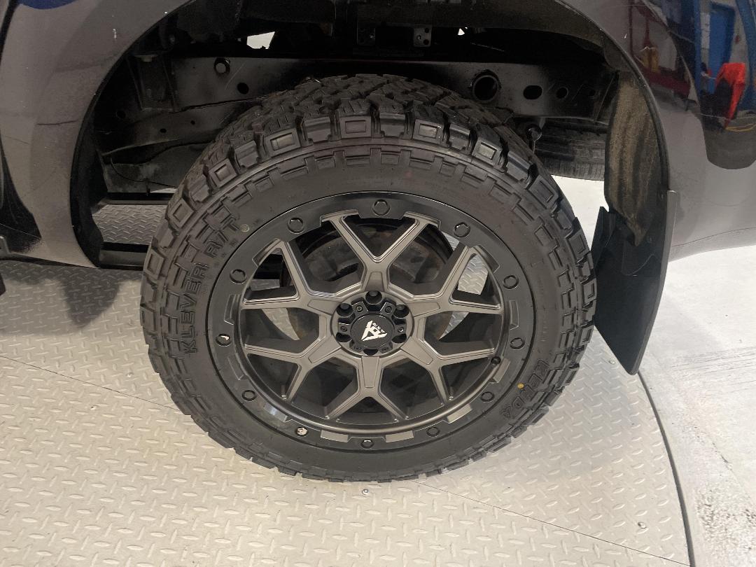 Photo '11' of Nissan Navara