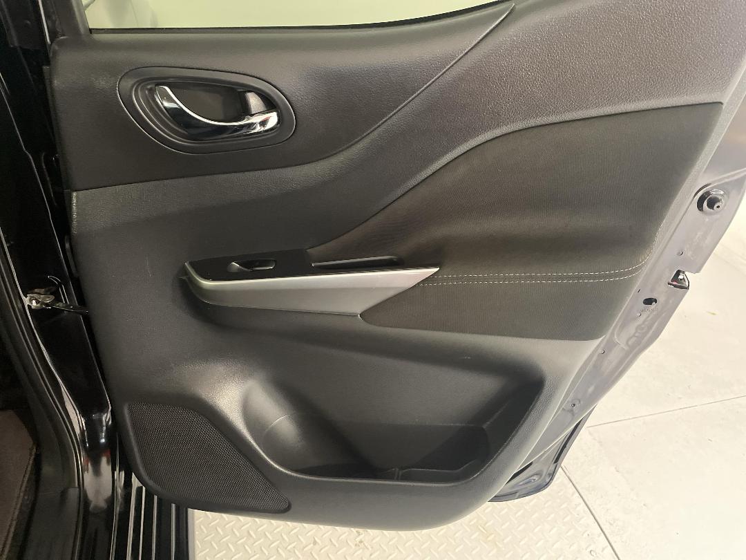 Photo '19' of Nissan Navara