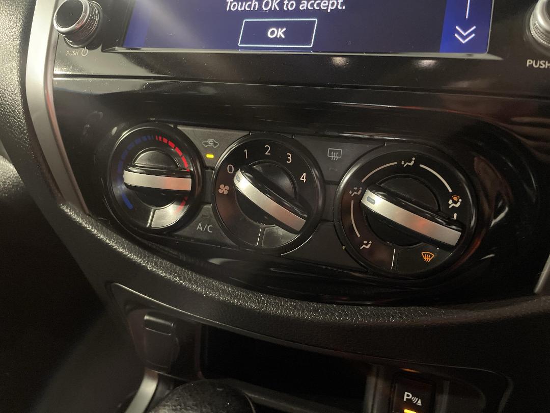 Photo '31' of Nissan Navara